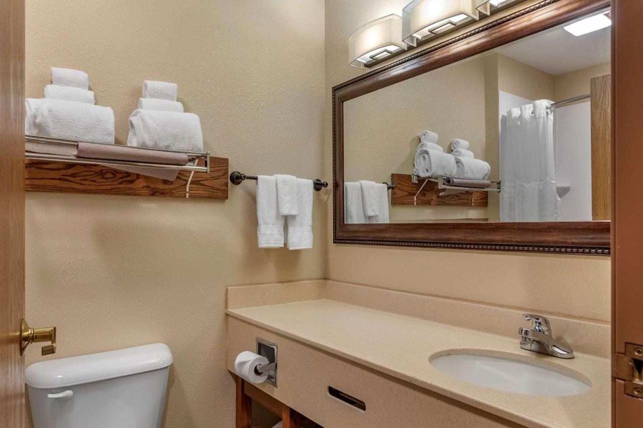 Comfort Inn Warrensburg Station Экстерьер фото