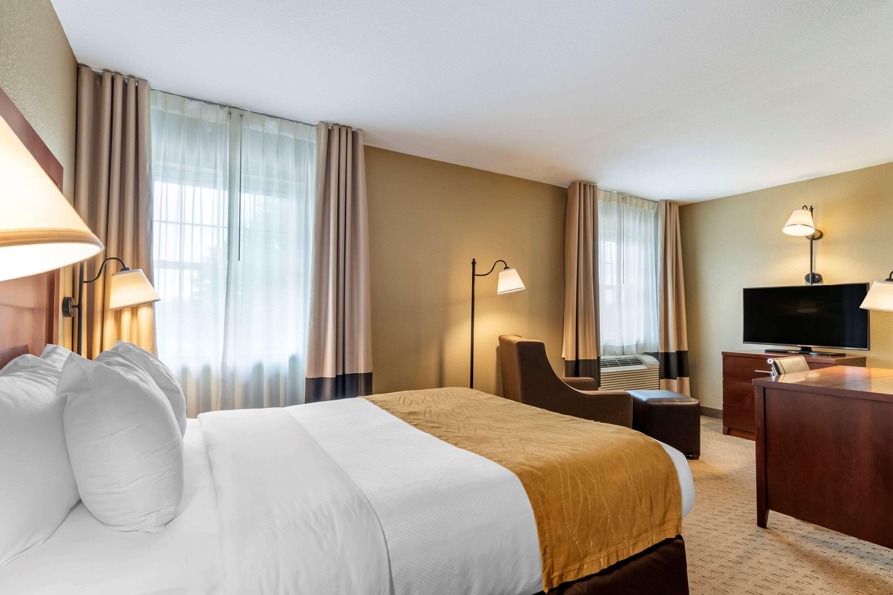 Comfort Inn Warrensburg Station Экстерьер фото