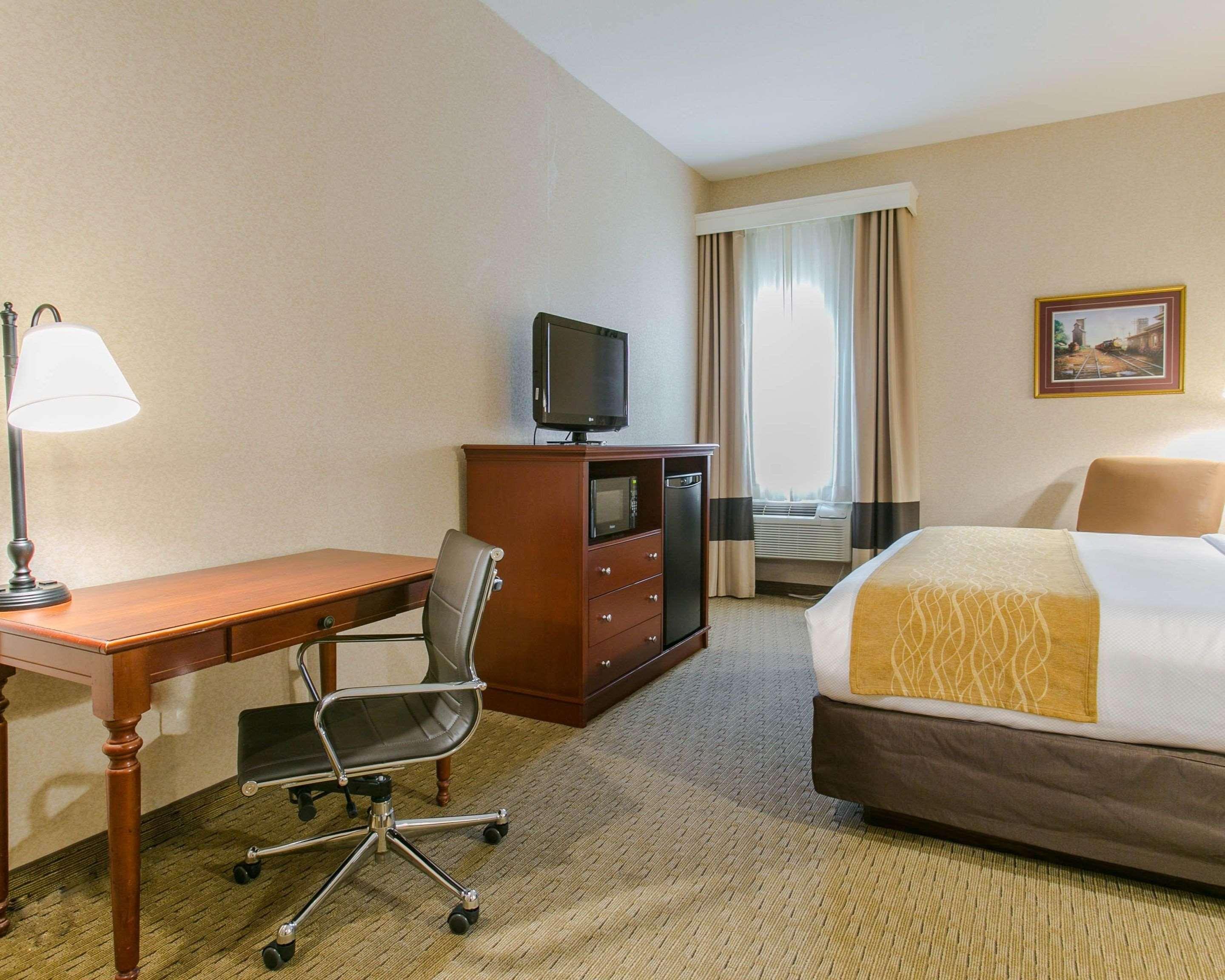 Comfort Inn Warrensburg Station Экстерьер фото