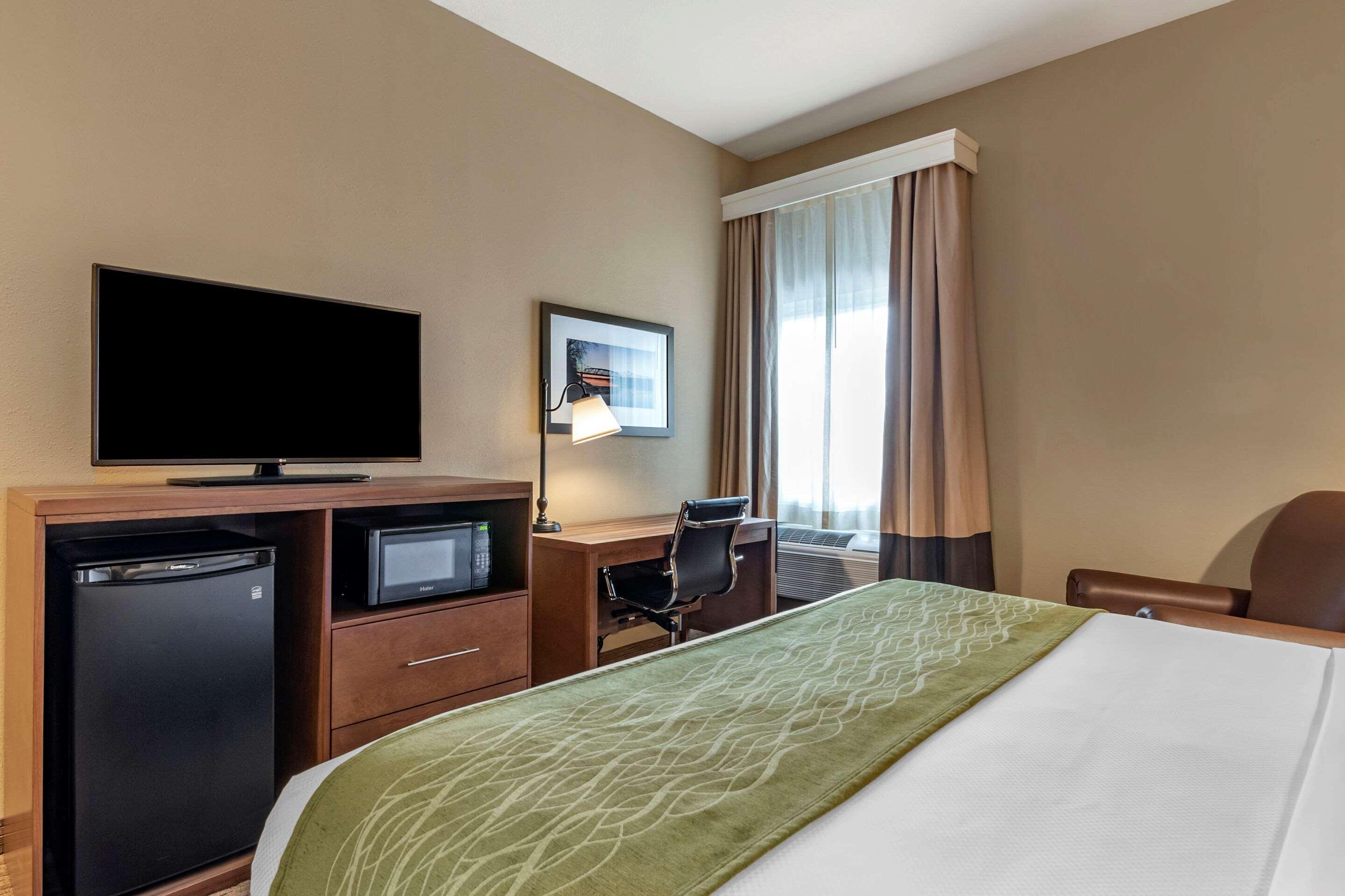 Comfort Inn Warrensburg Station Экстерьер фото