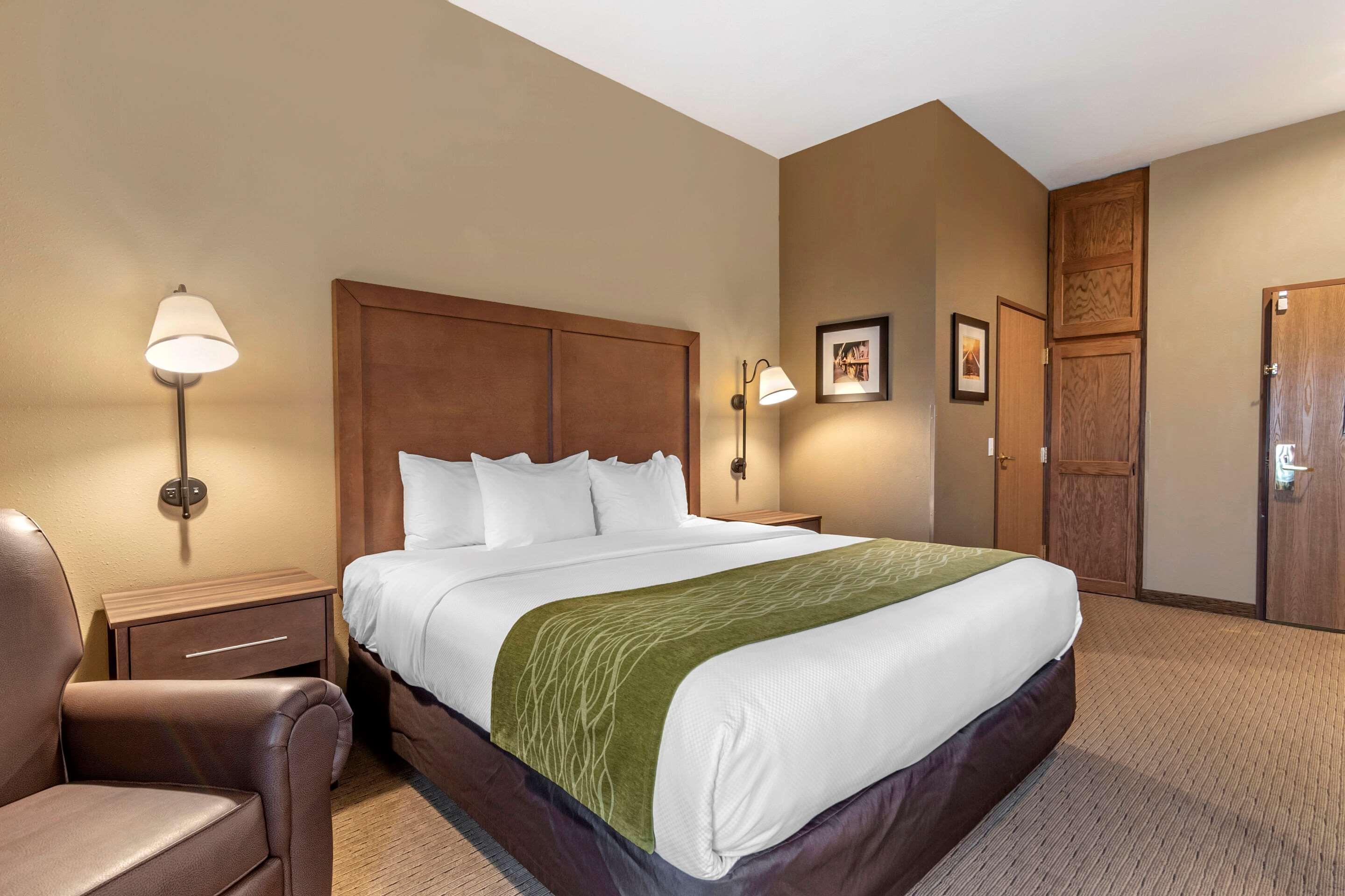 Comfort Inn Warrensburg Station Экстерьер фото