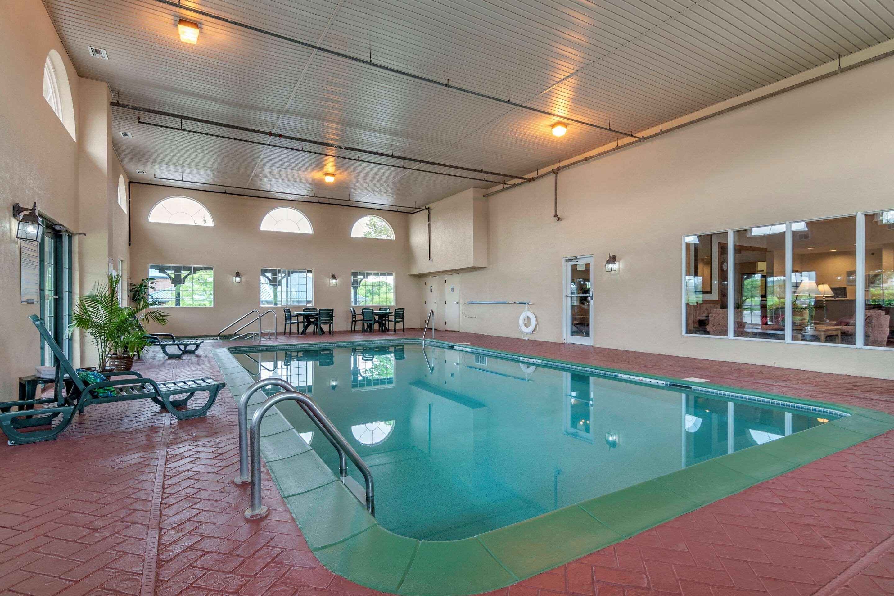 Comfort Inn Warrensburg Station Экстерьер фото
