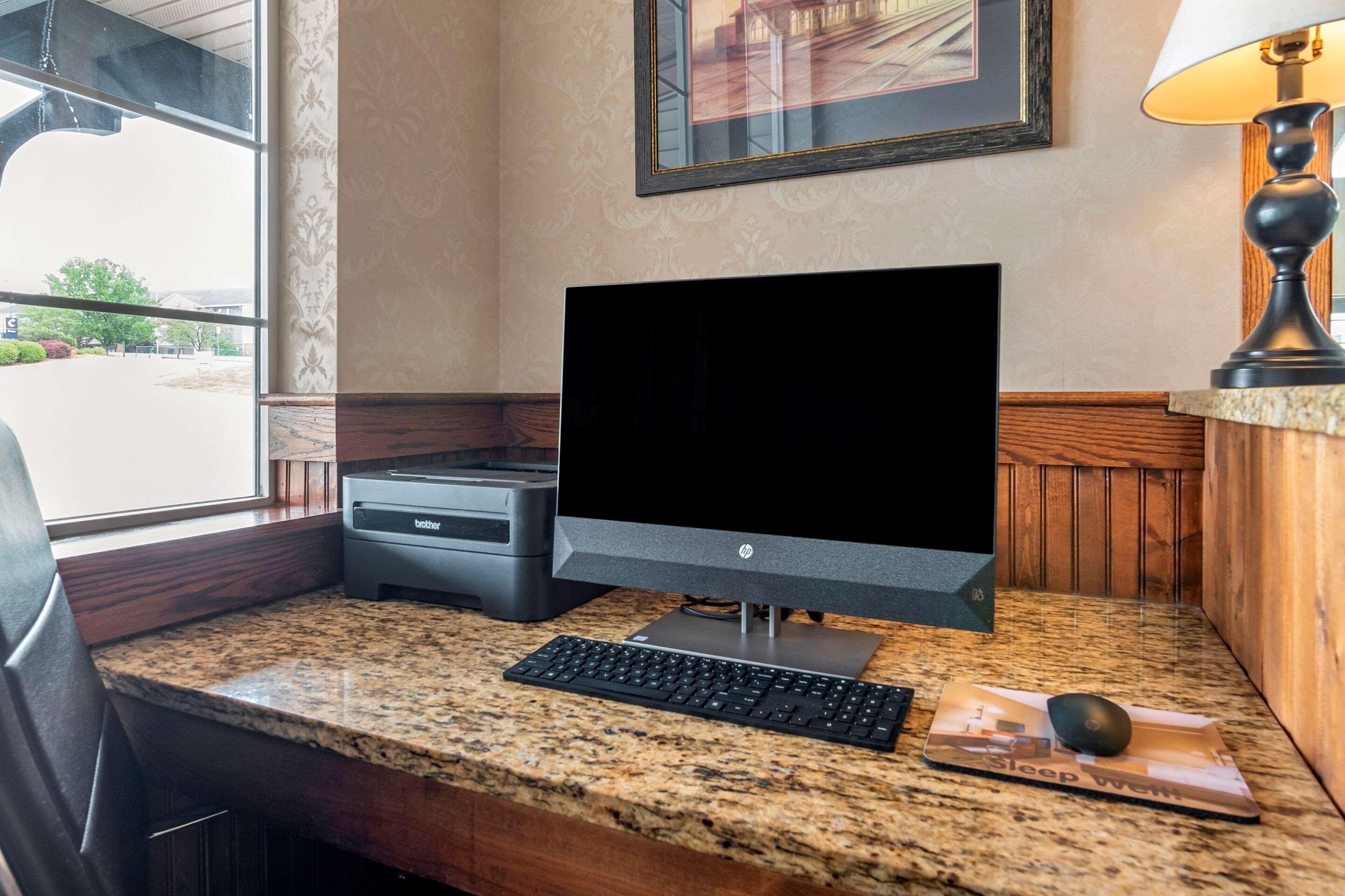 Comfort Inn Warrensburg Station Экстерьер фото