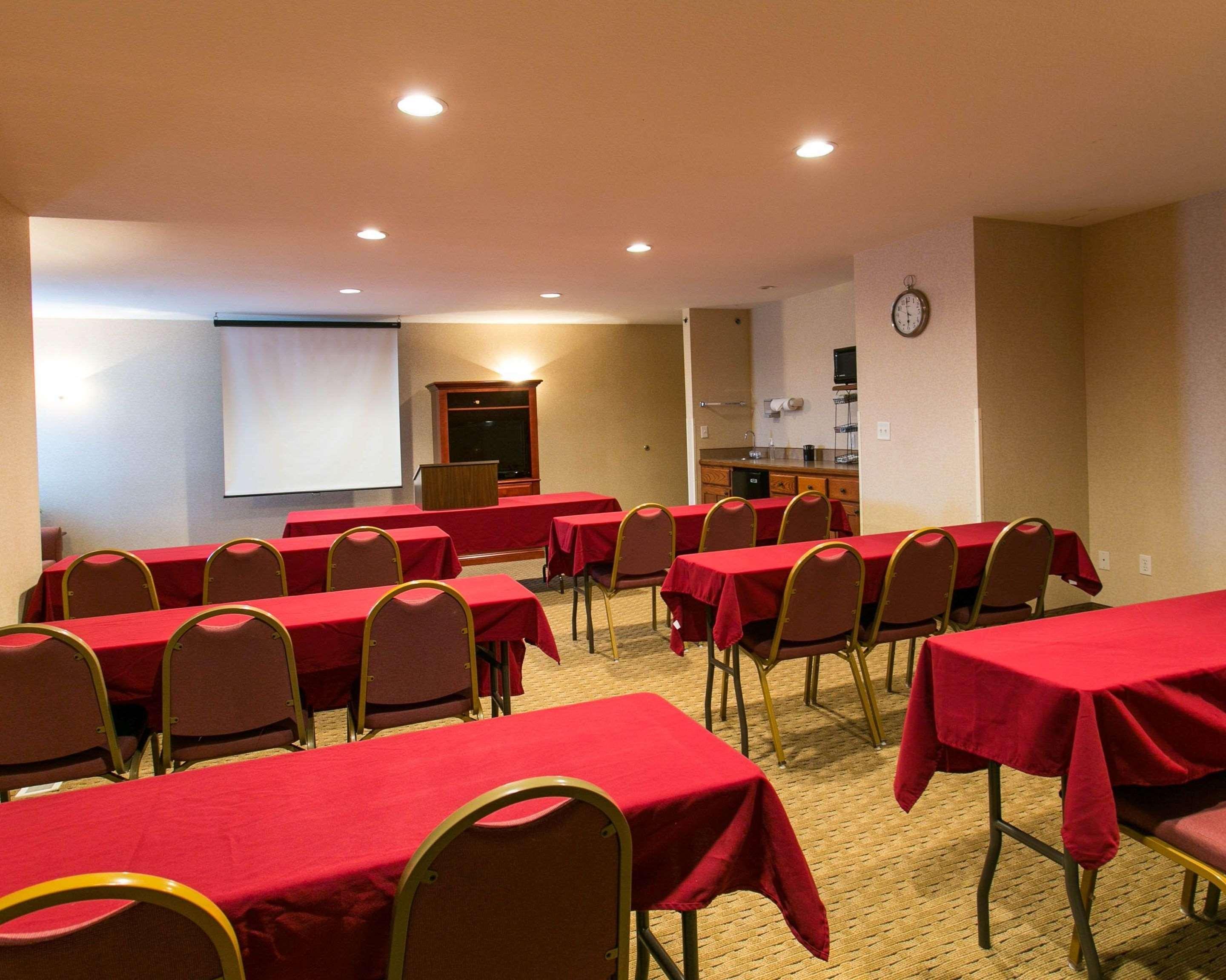 Comfort Inn Warrensburg Station Экстерьер фото