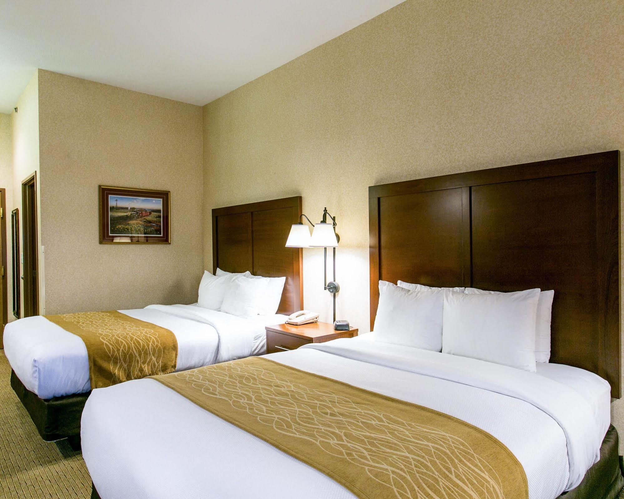 Comfort Inn Warrensburg Station Экстерьер фото