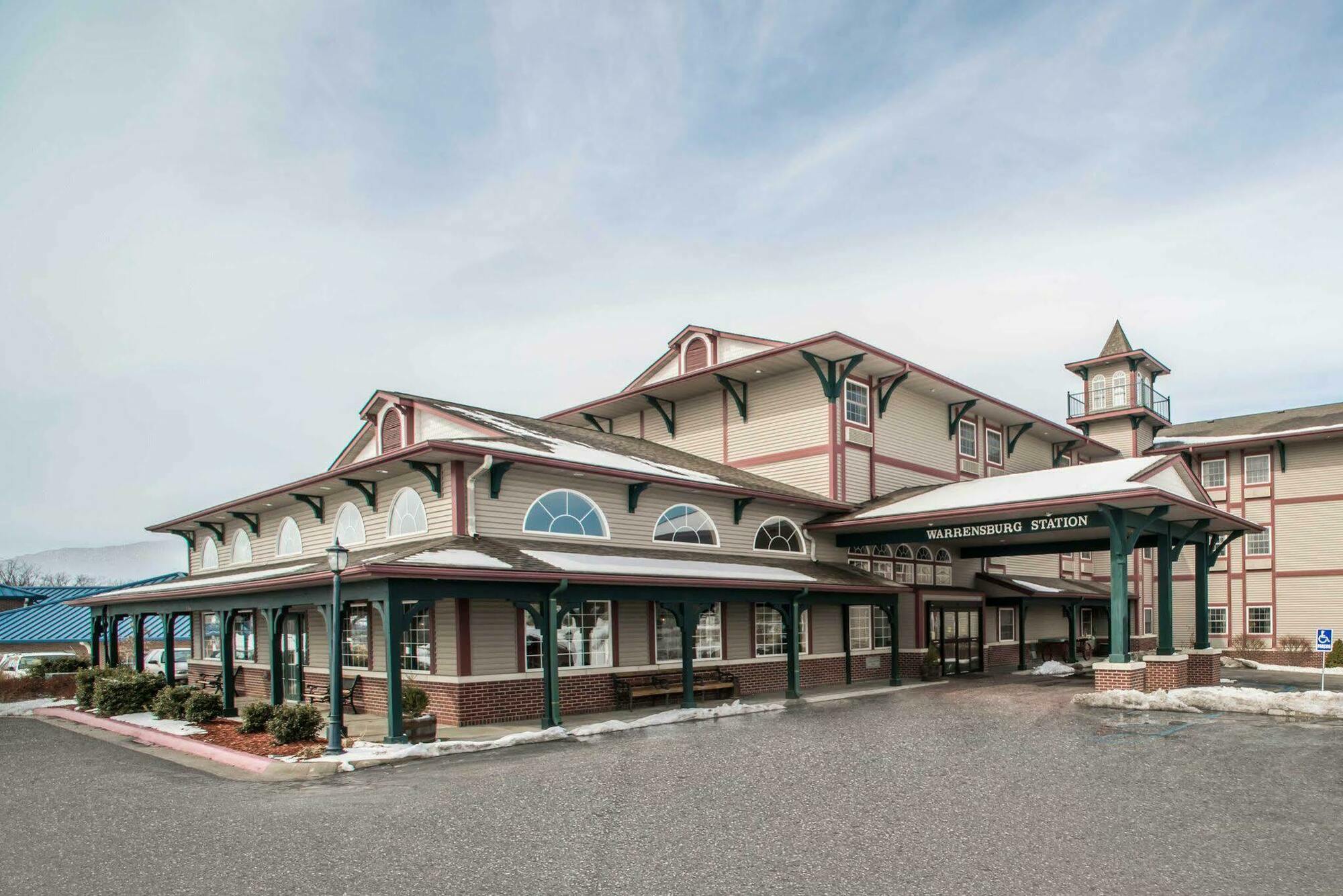 Comfort Inn Warrensburg Station Экстерьер фото